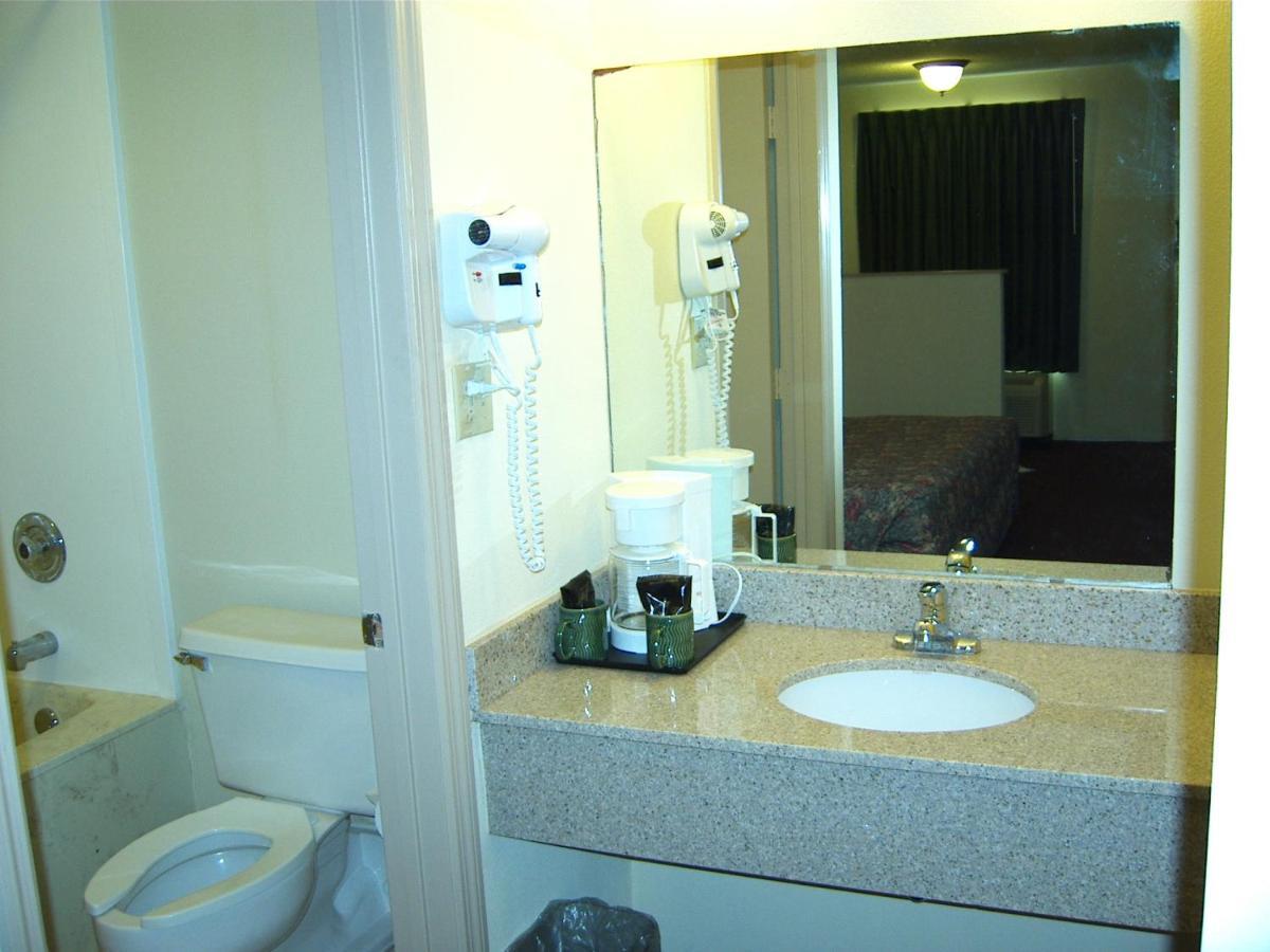 Travelers Inn & Suites Sumter Luaran gambar