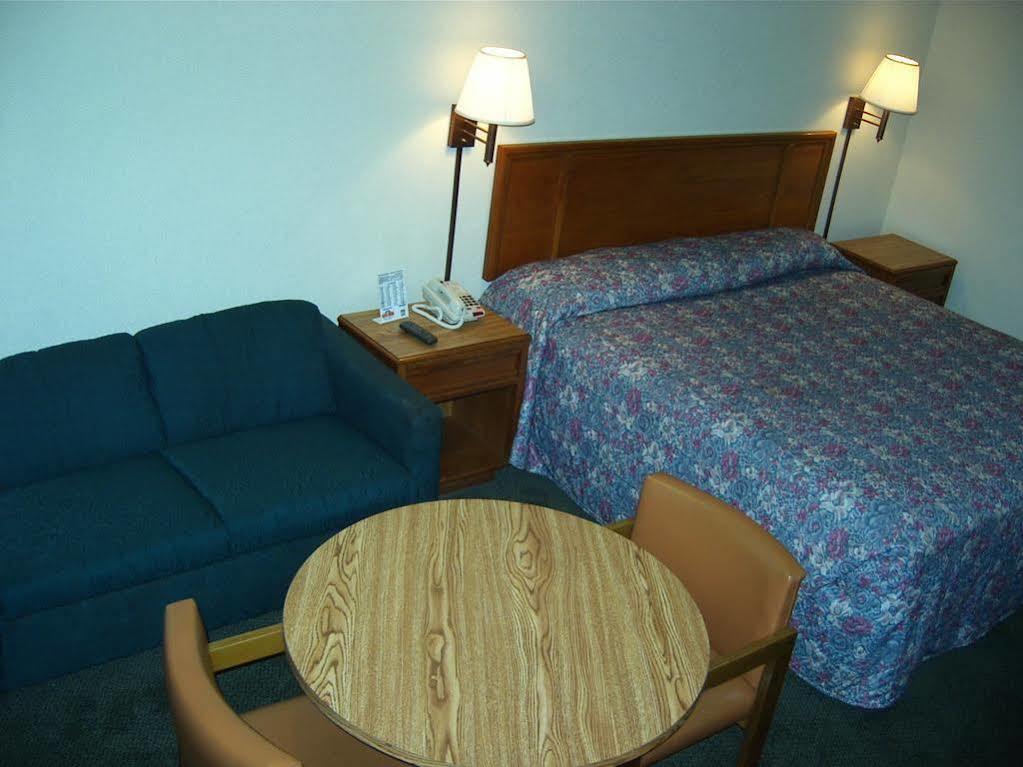 Travelers Inn & Suites Sumter Luaran gambar